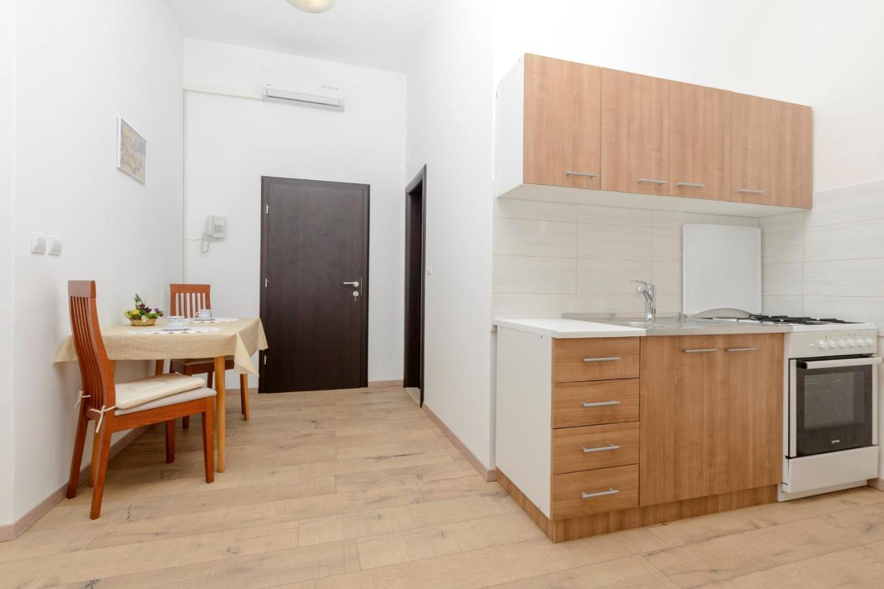 Pully Apartment *